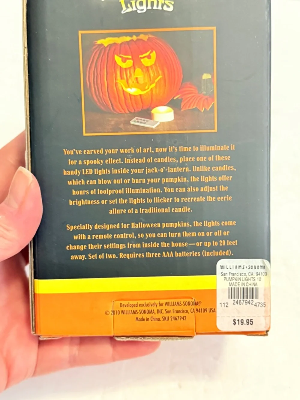 NWT Williams-Sonoma Remote Control LED Pumpkin Lights – Set of 2 Flickering